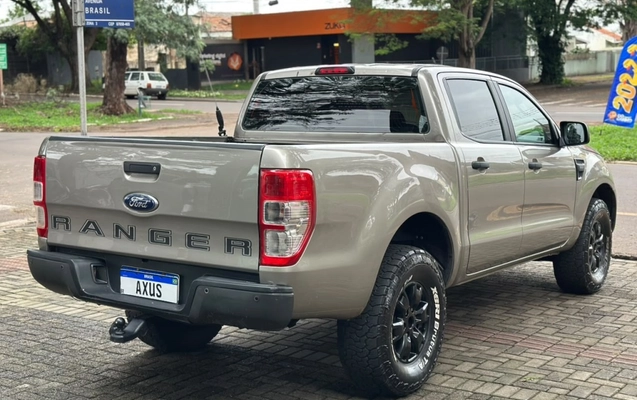 imagem-https://www.socarrao.com.br/sc-vehicle-images-prod/4068174/1790191694506-13_042748.jpg