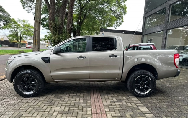imagem-https://www.socarrao.com.br/sc-vehicle-images-prod/4068174/1790191694510-4_042748.jpg