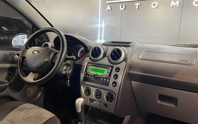 imagem-https://www.socarrao.com.br/sc-vehicle-images-prod/4068483/1790192507062-003_42ef2cd172c08bbd13a876daf2e9777d.jpeg