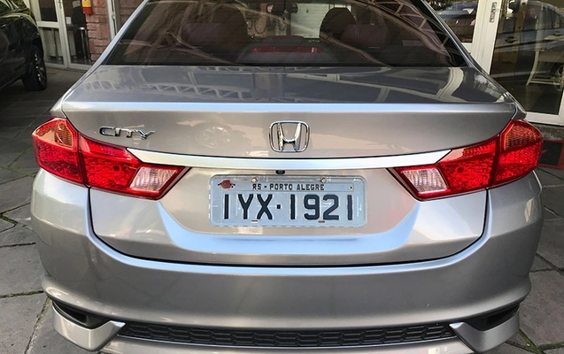 imagem-https://www.socarrao.com.br/sc-vehicle-images-prod/4069373/1790284140325-B15x19tDXMdPjjxMGAX6nVRbth1mMWTm.jpg