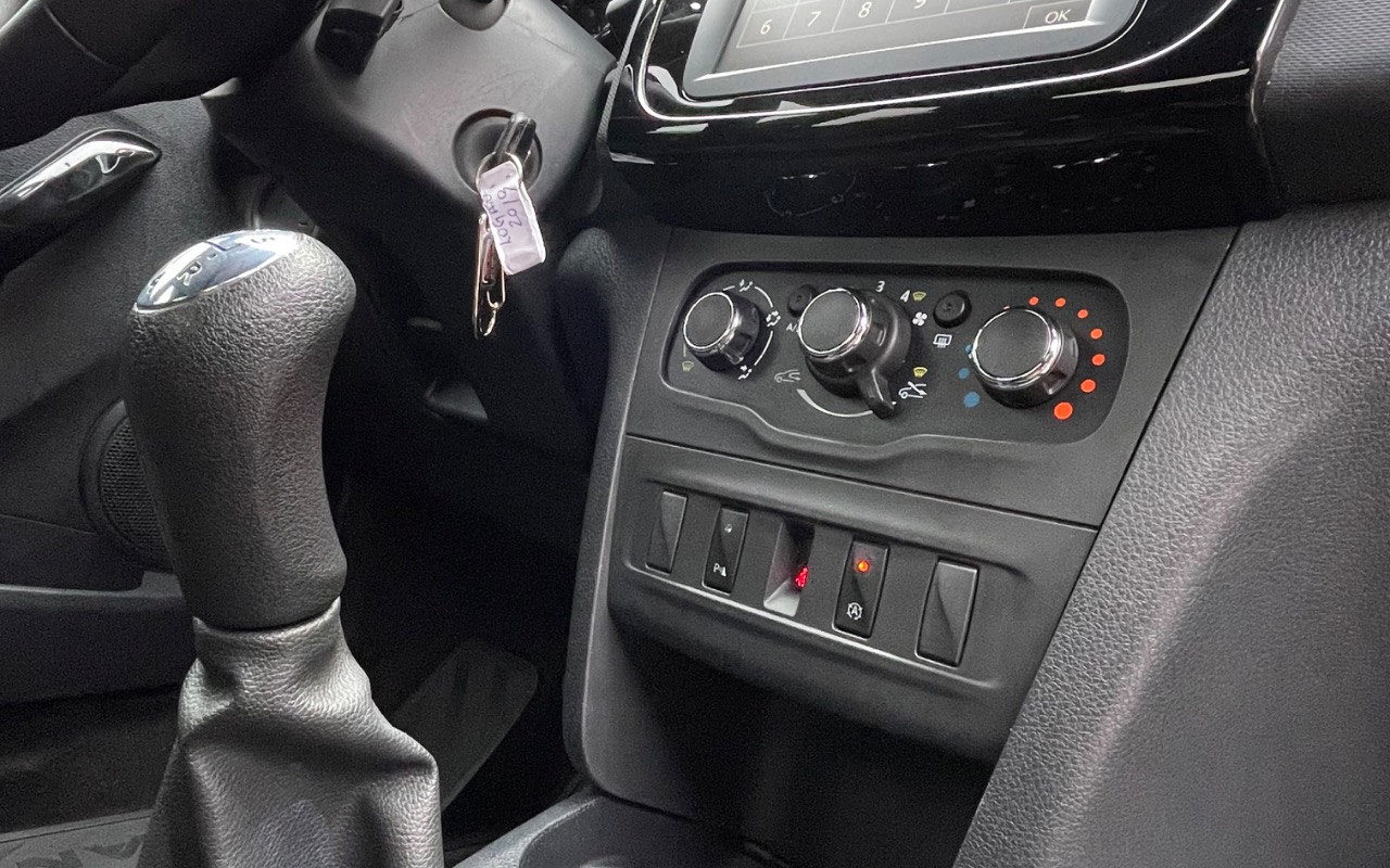 imagem-https://www.socarrao.com.br/sc-vehicle-images-prod/4069386/1790194918983-SU1HXzY1NjEuanBlZw.jpeg