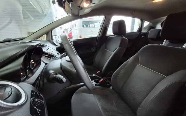 imagem-https://www.socarrao.com.br/sc-vehicle-images-prod/4069443/1790194878527-vehicle_image_1790194760_dc817f7dc51302badf5b84725573ce96.jpeg