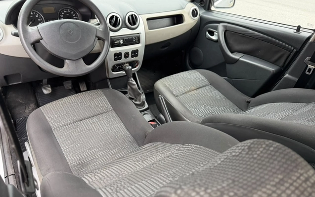 imagem-https://www.socarrao.com.br/sc-vehicle-images-prod/4069690/1790267819771-003_7272bde4b396bc80edb1e3b9957b4169.jpg