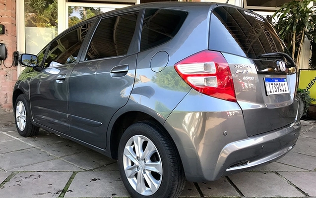 imagem-https://www.socarrao.com.br/sc-vehicle-images-prod/4069934/1790284297548-jF4iCopd3BTQOabcnOf6DemQBJXCgJSy.jpg