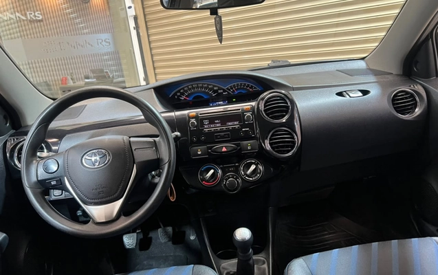 imagem-https://www.socarrao.com.br/sc-vehicle-images-prod/4070407/1790196987059-gkHp0W9KJ3ucDW6gfmJAV3BACURtgATC.jpg