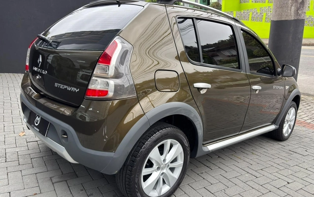 imagem-https://www.socarrao.com.br/sc-vehicle-images-prod/4070431/1790197033760-fbf5a917-5419-b00c-5016-3a23e239b758.jpg