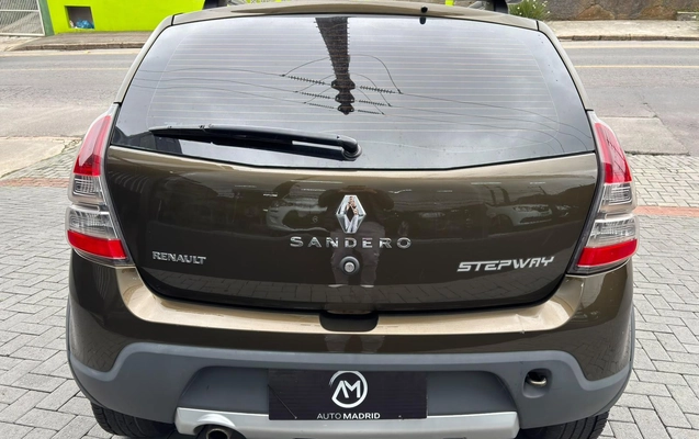 imagem-https://www.socarrao.com.br/sc-vehicle-images-prod/4070431/1790197033762-31371977-7e7d-3237-7c3e-3a23e239b6cd.jpg