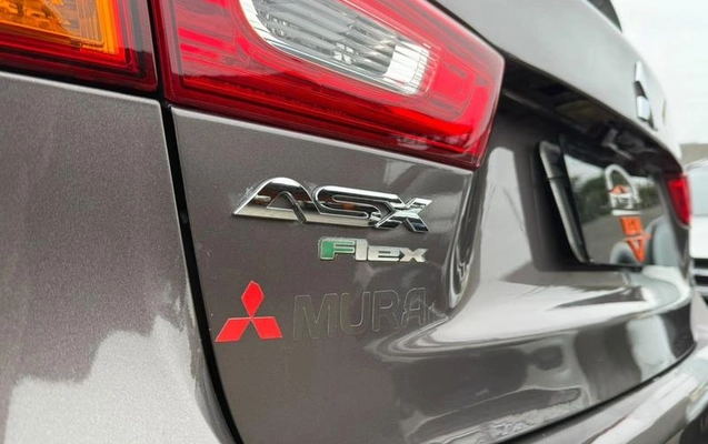 imagem-https://www.socarrao.com.br/sc-vehicle-images-prod/4070503/1790254719648-8482807_13_B_9c1df451de.jpeg