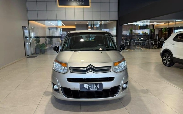 imagem-https://www.socarrao.com.br/sc-vehicle-images-prod/4070504/1790252693943-8495983_15_B_40f4ff6aae.jpeg