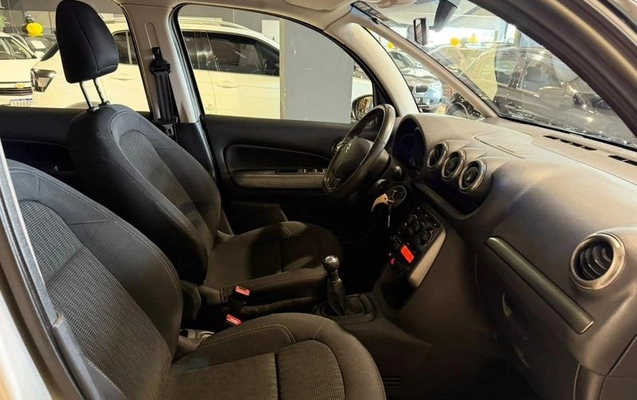 imagem-https://www.socarrao.com.br/sc-vehicle-images-prod/4070504/1790252693959-8495983_15_B_90fb5b3e7f.jpeg