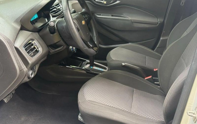 imagem-https://www.socarrao.com.br/sc-vehicle-images-prod/4070682/1790197579574-8403950_6_B_586c7ce011.jpeg