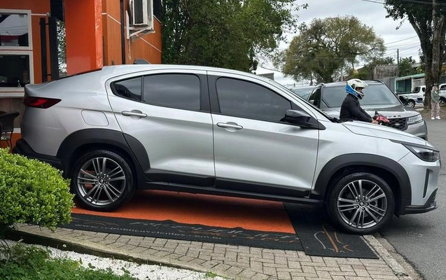 imagem-https://www.socarrao.com.br/sc-vehicle-images-prod/4070725/1790197618412-8506619_16_B_04f2291abc.jpeg