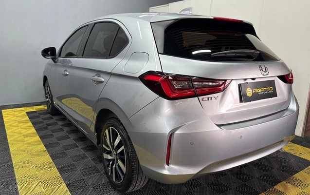 imagem-https://www.socarrao.com.br/sc-vehicle-images-prod/4070916/1790277113605-8506776_15_B_06f90d65c5.jpeg