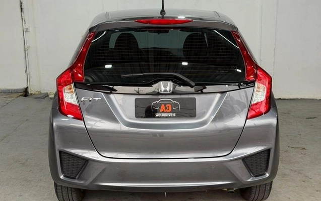 imagem-https://www.socarrao.com.br/sc-vehicle-images-prod/4070921/1790198153766-8507147_3_B_331e70bce8.jpeg