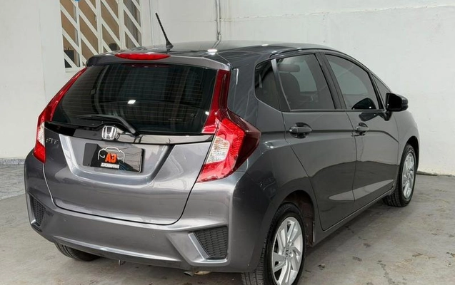 imagem-https://www.socarrao.com.br/sc-vehicle-images-prod/4070921/1790198153766-8507147_5_B_b9ff9b9c1a.jpeg
