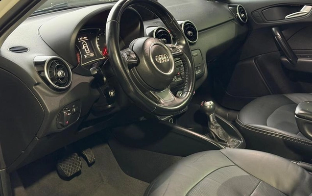 imagem-https://www.socarrao.com.br/sc-vehicle-images-prod/4070929/1790281077684-8427230_20_B_2e3078888b.jpeg