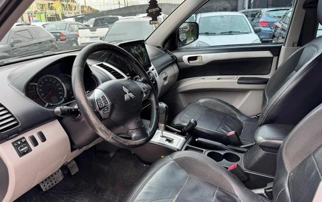 imagem-https://www.socarrao.com.br/sc-vehicle-images-prod/4070930/1790198216078-8507330_9_B_5d27c27bff.jpeg