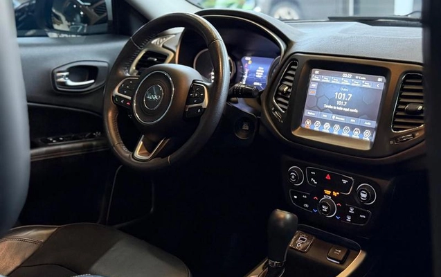 imagem-https://www.socarrao.com.br/sc-vehicle-images-prod/4070960/1790282279594-8411000_7_B_c97193238d.jpeg