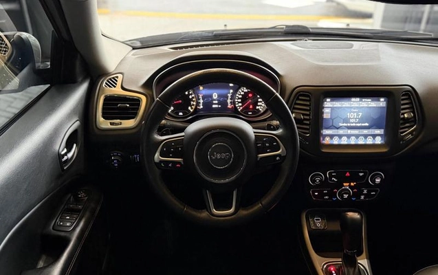 imagem-https://www.socarrao.com.br/sc-vehicle-images-prod/4070960/1790282279601-8411000_8_B_60d347f3c0.jpeg