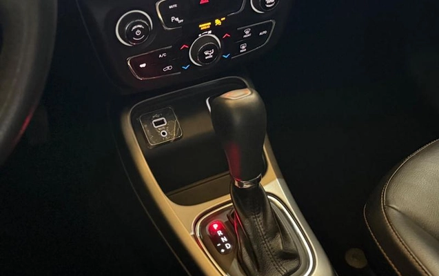 imagem-https://www.socarrao.com.br/sc-vehicle-images-prod/4070960/1790282279610-8411000_13_B_a26e5576e4.jpeg