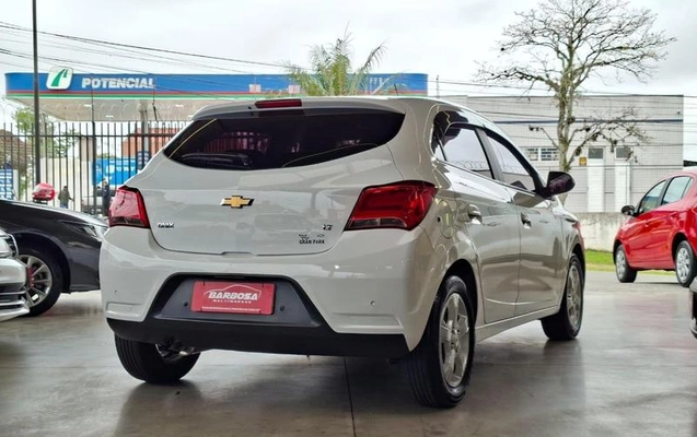 imagem-https://www.socarrao.com.br/sc-vehicle-images-prod/4071036/1790198373965-8507357_14_B_362455b4ef.jpeg