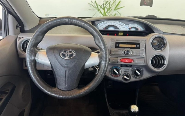 imagem-https://www.socarrao.com.br/sc-vehicle-images-prod/4071237/1790973448179-8492603_11_B_3e371ba4f9.jpeg