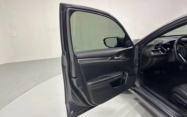 imagem-https://www.socarrao.com.br/sc-vehicle-images-prod/4071313/1790198931482-9cdc95ce-0a9a-48d5-9e55-2dc52e2bcf27.jpg