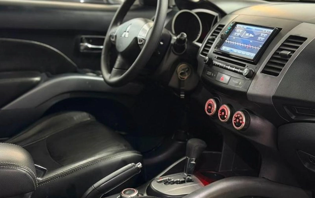 imagem-https://www.socarrao.com.br/sc-vehicle-images-prod/4071550/1790199584352-8404450_3_B_6cc0c64168.jpeg