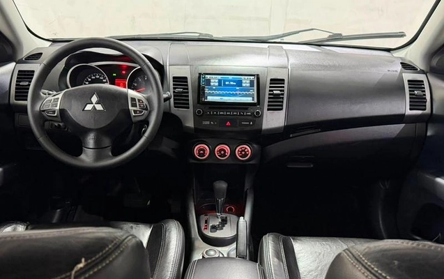 imagem-https://www.socarrao.com.br/sc-vehicle-images-prod/4071550/1790199584352-8404450_3_B_a94031c300.jpeg