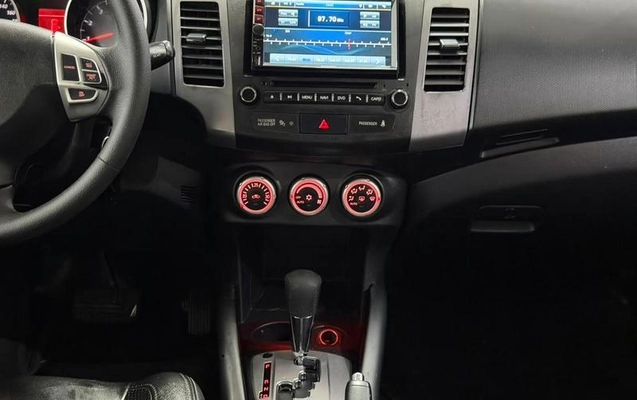 imagem-https://www.socarrao.com.br/sc-vehicle-images-prod/4071550/1790199584354-8404450_8_B_ed7036f99e.jpeg