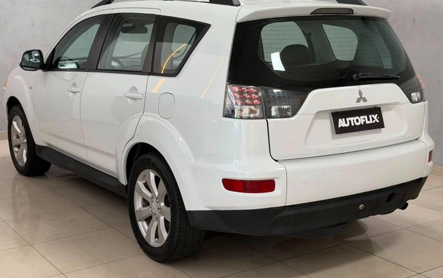 imagem-https://www.socarrao.com.br/sc-vehicle-images-prod/4071550/1790199584356-8404450_13_B_b26909ffa3.jpeg