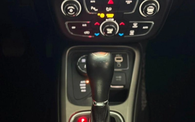 imagem-https://www.socarrao.com.br/sc-vehicle-images-prod/4071933/1790200677704-8300114_7_B_3e5f06ee6f.jpeg