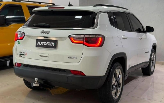 imagem-https://www.socarrao.com.br/sc-vehicle-images-prod/4071933/1790200677724-8300114_14_B_2f56a40697.jpeg