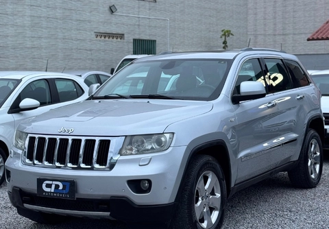 Jeep Grand Cherokee 2013 Prata — foto 1 de 3