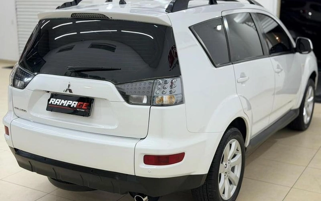 imagem-https://www.socarrao.com.br/sc-vehicle-images-prod/4073168/1790204007297-8427959_3_B_12ab96470d.jpeg