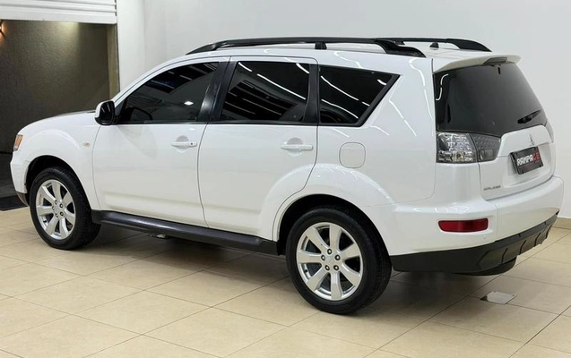 imagem-https://www.socarrao.com.br/sc-vehicle-images-prod/4073168/1790204007300-8427959_9_B_4573480364.jpeg