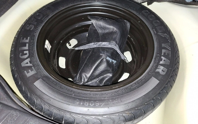 imagem-https://www.socarrao.com.br/sc-vehicle-images-prod/4075770/1790295246725-MjIuanBn.jpg