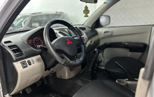 imagem-https://www.socarrao.com.br/sc-vehicle-images-prod/4075772/1790211736778-cc103e202d7b46629a4864e6567954ff_1790190598704.jpg