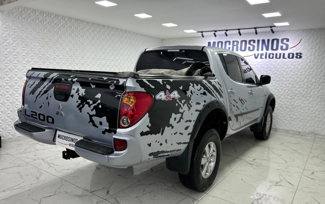imagem-https://www.socarrao.com.br/sc-vehicle-images-prod/4075772/1791041422850-bc0608410e434e91bb87a1d67b988ed7_1790190598691.jpg