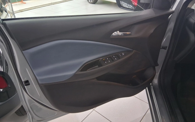 imagem-https://www.socarrao.com.br/sc-vehicle-images-prod/4079775/1790226571565-2_040342.jpg