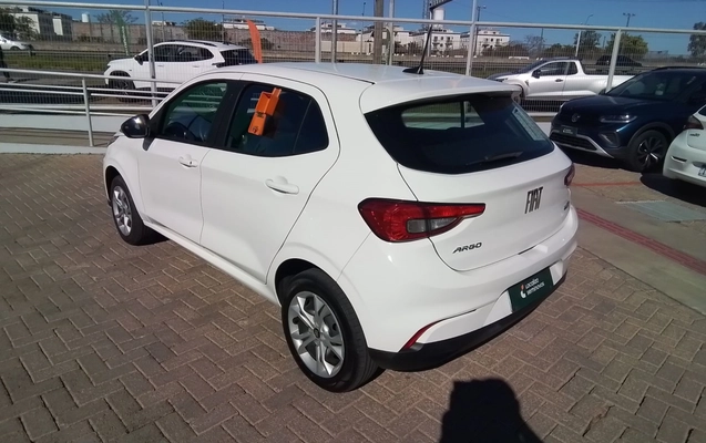 imagem-https://www.socarrao.com.br/sc-vehicle-images-prod/4086565/1790240573649-1_033427.jpg