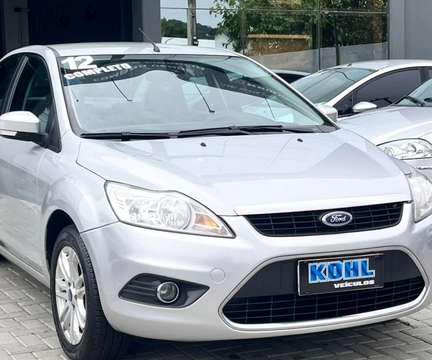 Ford Focus 2012 Prata — foto 1 de 3