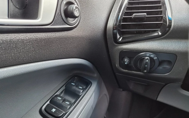 imagem-https://www.socarrao.com.br/sc-vehicle-images-prod/4086934/1790250699392-V2hhdHNBcHAgSW1hZ2UgMjAyNi0wOS0yMyBhdCAxNS41NC41MiAoMykuanBlZw.jpeg