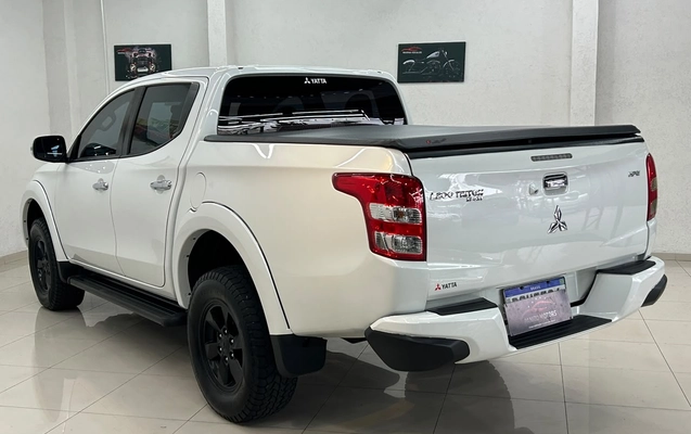 imagem-https://www.socarrao.com.br/sc-vehicle-images-prod/4086935/1790250756605-6cffb68c-511a-47d7-b1cc-572fe32b9b22.jpeg
