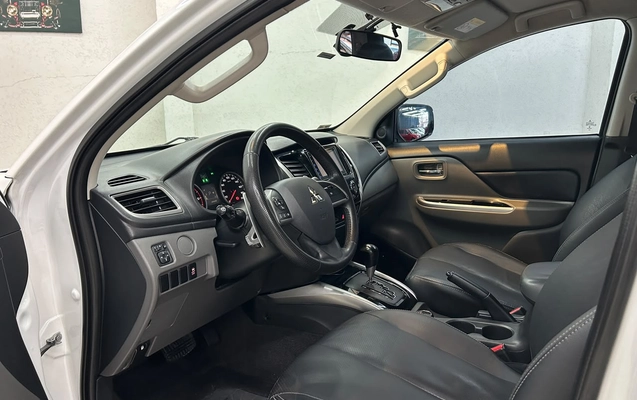 imagem-https://www.socarrao.com.br/sc-vehicle-images-prod/4086935/1790250756609-34887376-e893-473c-98c1-5f28201c7281.jpeg