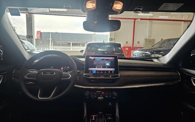 imagem-https://www.socarrao.com.br/sc-vehicle-images-prod/4087172/1790252461024-Low41m12ZAx21661N5nUUzasZ9c2UkjS.jpg