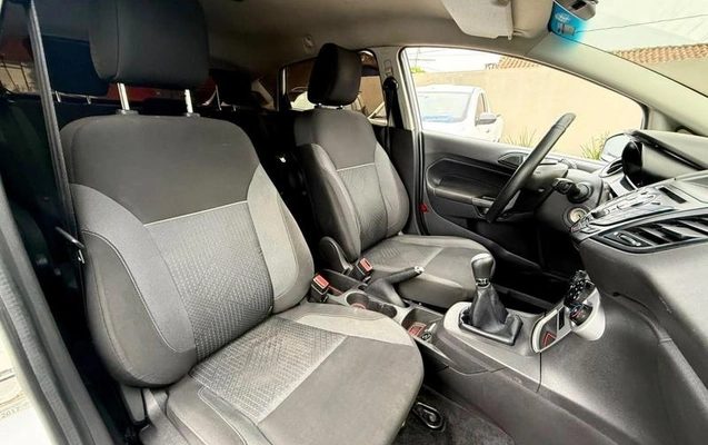 imagem-https://www.socarrao.com.br/sc-vehicle-images-prod/4087226/1790252600838-8501814_6_B_41b64d2777.jpeg