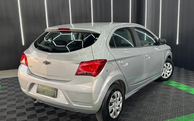 imagem-https://www.socarrao.com.br/sc-vehicle-images-prod/4087325/1790252856994-c361e1fa8b5016c5b22e2215df9358ec_big.jpeg