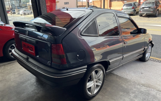 imagem-https://www.socarrao.com.br/sc-vehicle-images-prod/4087426/1790253111069-fsoTCMxcHKVwjV5Jo0Zd9Z3DF8PFawR96SNq.jpg