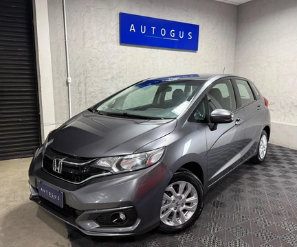 Honda Fit 2018 Cinza — foto 1 de 3